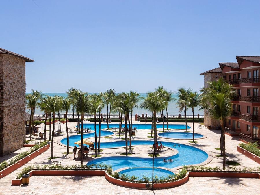 2 piscinas externas