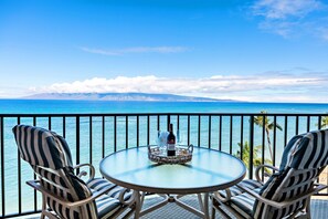 Outdoor dining - Sunshine Special-$150/nt  5/1-6/15 -Oceanfront oasis! VI809- Sullivan (Lahaina)