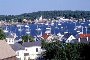 Marina - A Beautiful Get Away on the Coast of Barter`s Island (Boothbay)