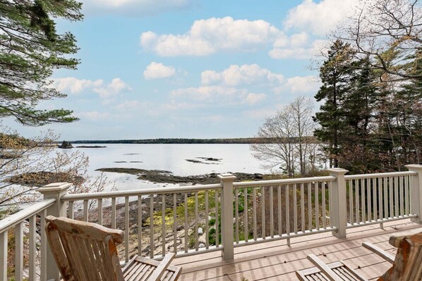 Terrace/patio - A Beautiful Get Away on the Coast of Barter`s Island (Boothbay)