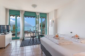 Standard Studio, Beachside (PL-Palazzo Studio Lake Deluxe) - Palazzo Apartments - Porto Letizia (Porlezza)