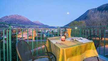 Standard Apartment, 2 Bedrooms, Beachside (PL-Palazzo 2 bedroom Mountain Plus) | Terrace/patio