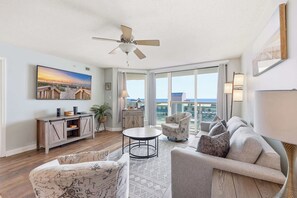 Unclassified image, 4 of 45, button