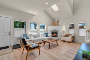 Télévision, cheminée