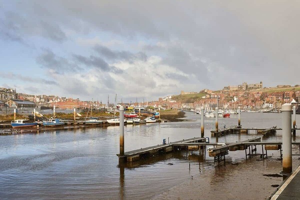 Harbour View, Whitby - Host & Stay