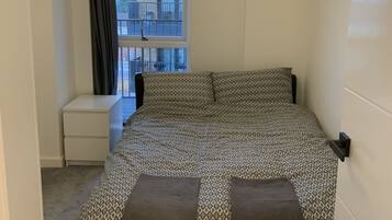 3 soverom, skrivebord, strykejern/-brett og wi-fi