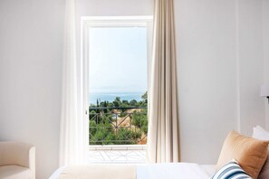 2 bedrooms, iron/ironing board, travel crib, WiFi