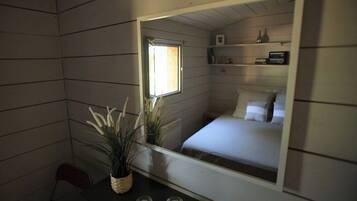 2 slaapkamers, een strijkplank/strijkijzer, reisbedje, gratis wifi