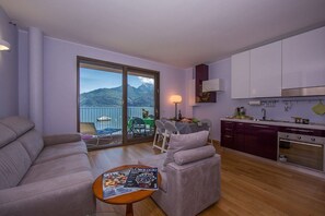 TV, libri, impianto stereo