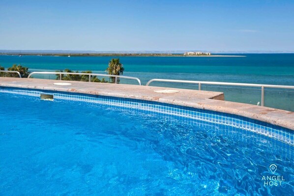 Alberca al aire libre 