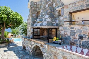 Property grounds - Villa Driades Hilltop Residence (Skopelos)