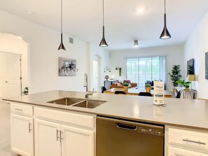 Interior - Fairy Tale Disney Stay / Garage Access / Water Fun (Four Corners)