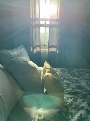 Unclassified image, 2 of 26, button