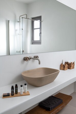 Bathroom - Zetine Suites Sikinos (Sikinos)
