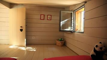 2 bedrooms, iron/ironing board, travel crib, free WiFi
