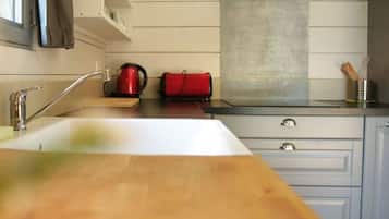 冰箱、微波炉、烤箱、炉灶