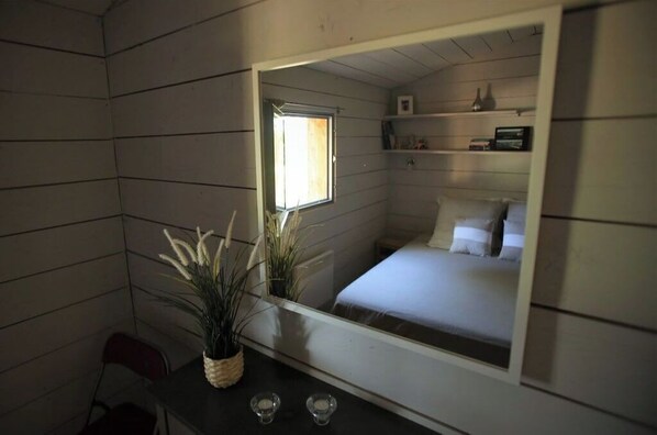 2 bedrooms, iron/ironing board, travel crib, free WiFi