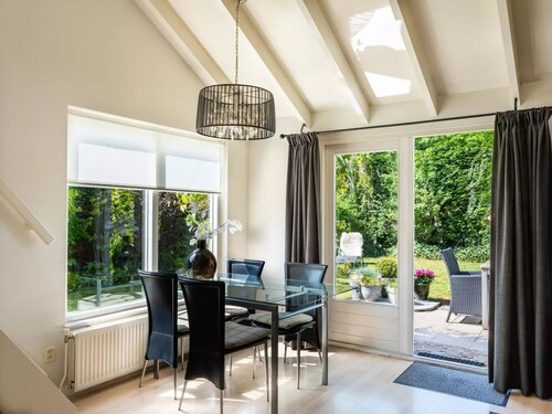 Holiday home Roosje Egmond aan den Hoef