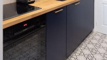 Kjøleskap, ovn og oppvaskmaskin