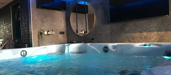 Suite avec Jacuzzi et sauna - 10 mins de Lille