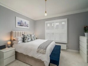 2 bedrooms, iron/ironing board, free WiFi, bed sheets - Pass the Keys | Luxury 2 Bedroom Townhouse in Central St Albans (St Albans)