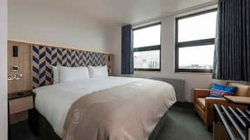 Standard Room, 1 Super King Bed | 1 kamar tidur, seprai premium, bantalan ekstra lembut, dan brankas