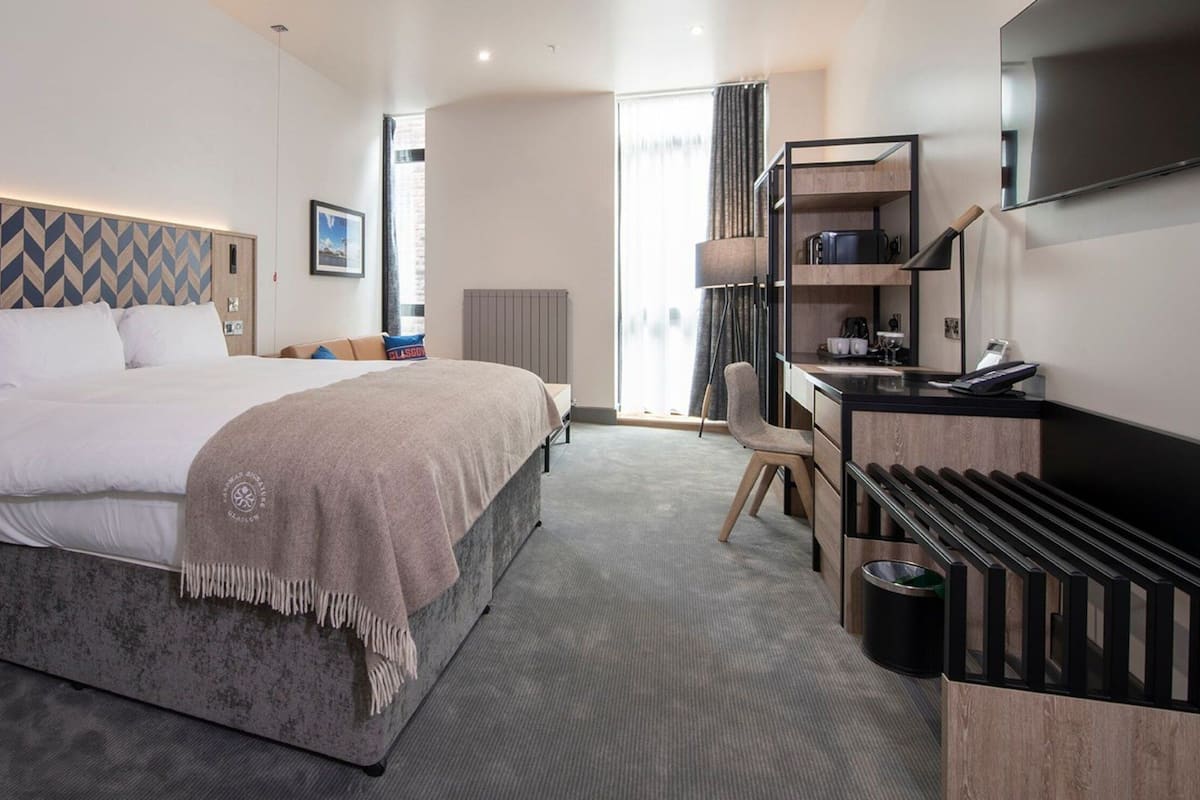 1 bedroom, premium bedding, pillow-top beds, in-room safe