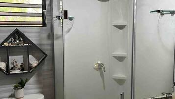 Shower, towels