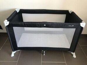 1 chambre, fer et planche à repasser, lit parapluie, Wi-Fi gratuit