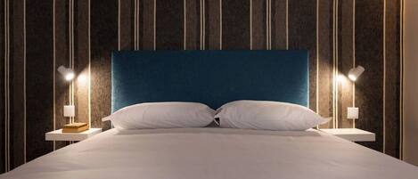 Caja de seguridad en la habitación, cuna de viaje, wifi y ropa de cama