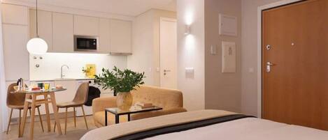 In-room safe, travel cot, WiFi, bed sheets