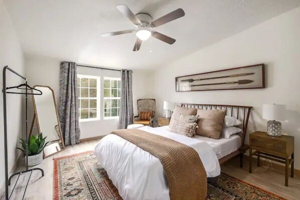 2 habitaciones, tabla de planchar con plancha y wifi gratis 