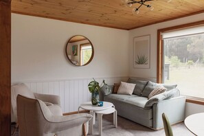 TV - Happy Nomad. (St Helens)