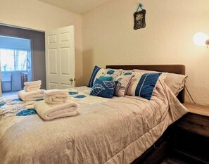 2 bedrooms, desk, iron/ironing board, free WiFi