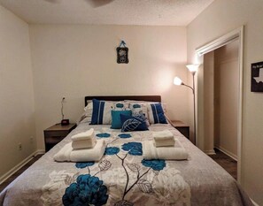 2 habitaciones, escritorio, tabla de planchar con plancha y wifi gratis