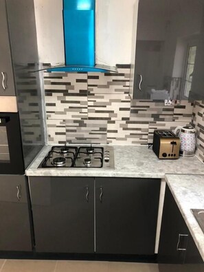 Shared kitchen - Featherstone Court (London)