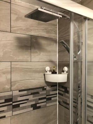 Comfort Double Room | Bathroom - Featherstone Court (London)