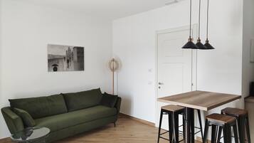 Suite | Area soggiorno | Smart TV 32 pollici con canali via cavo, stampante