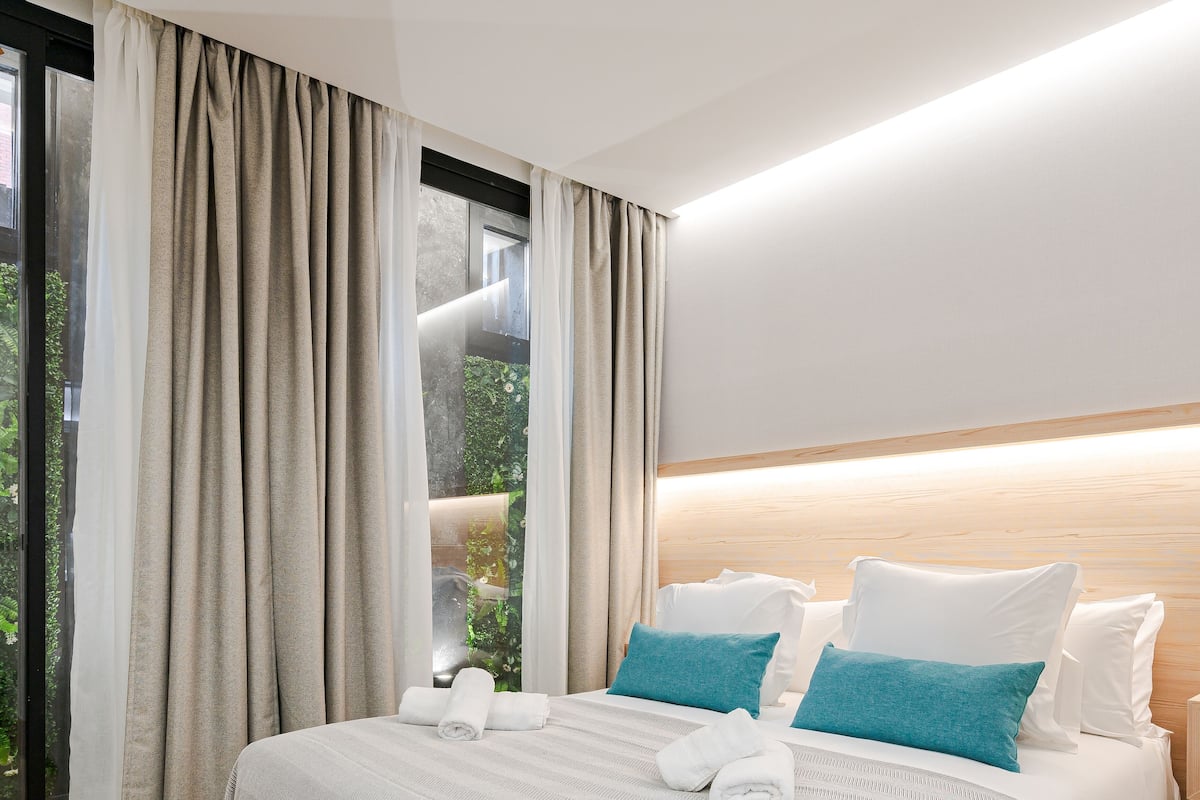 In-room safe, iron/ironing board, free WiFi, bed sheets