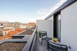 Estudio Superior con Balcón | Terrace/patio - Feelathome Ventas Suites (Madrid)
