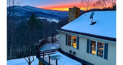 Stanley Hollow - 60 Acres, Starlink Satellite WiFi, 2 miles of private hiking