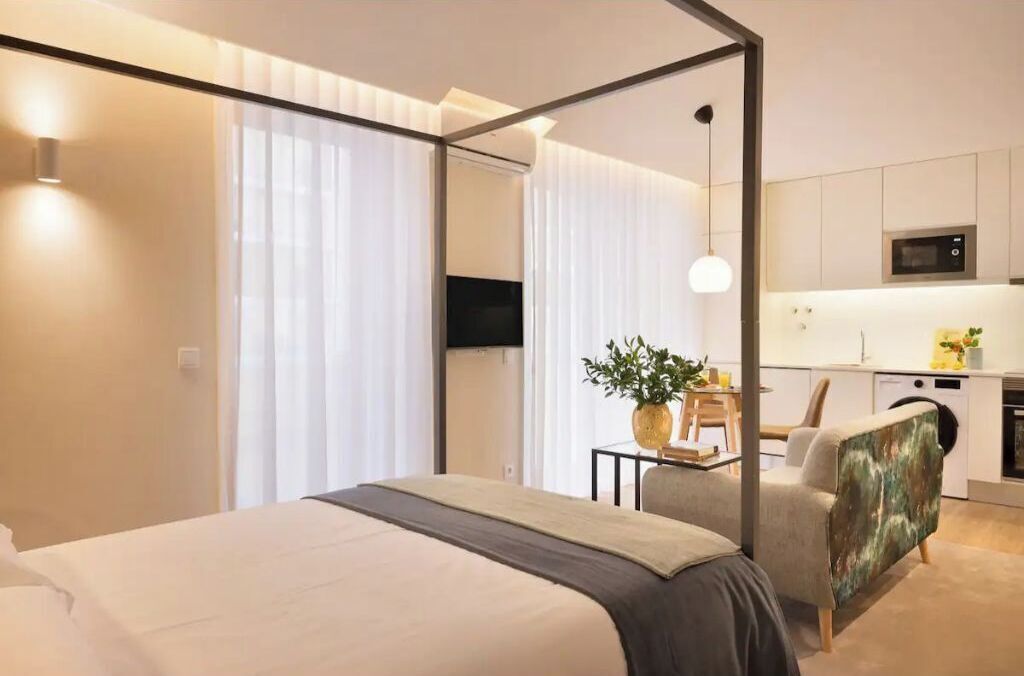 In-room safe, WiFi, bed sheets