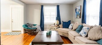Your Perfect Retreat Awaits: Comfortable Haven in the Heart of Convenience!