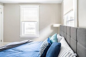 4 Schlafzimmer, Zimmersafe, Bügeleisen/Bügelbrett, kostenloses WLAN