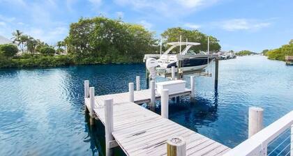 Waterfront! Boat Dock and Guesthouse