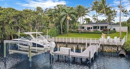 Waterfront! Boat Dock and Guesthouse