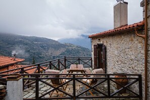 Deluxe Apartment | Balcony view - Arachova Wooden Chalet (Distomo-Arachova-Antikyra)