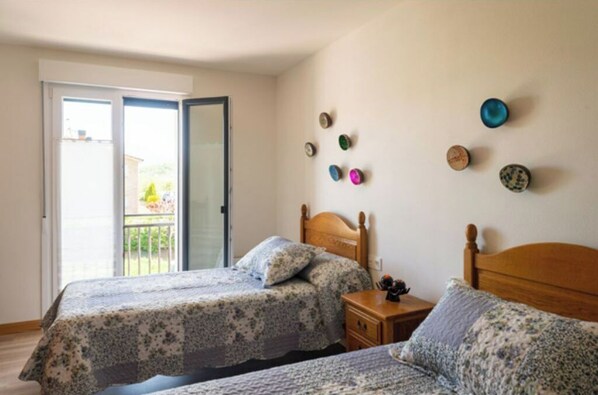 3 quartos, Wi-Fi de cortesia, roupa de cama