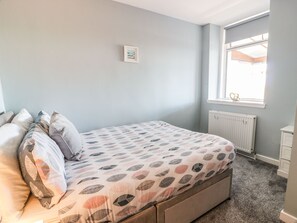 2 bedrooms, individually decorated, individually furnished, free WiFi