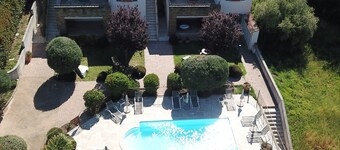 "Acqua è Terra" sleeps 6, air-conditioned, pool & garden 350m from center of Saint-Florent.